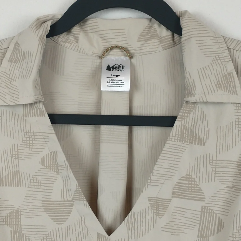 REI Co-Op Trailmade Dress Large Beige Mini Outdoor Hiking Short Sleeve Collared